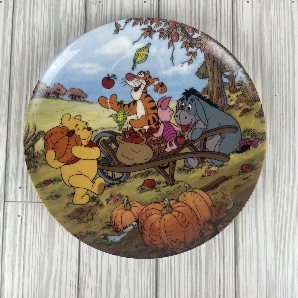 BRADFORD EXCHANGE Winnie The Pooh  Plate Harvest Time 100 Acre Woods‎ Collection